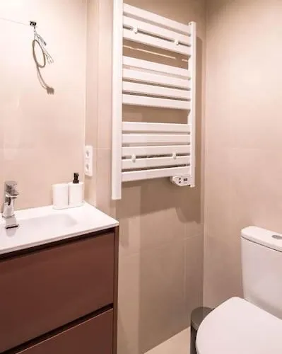 Dockside Haven Olabeaga דירה *