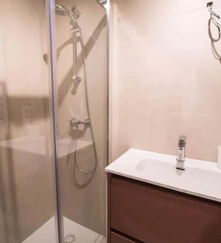 Dockside Haven Olabeaga Апартаменты *